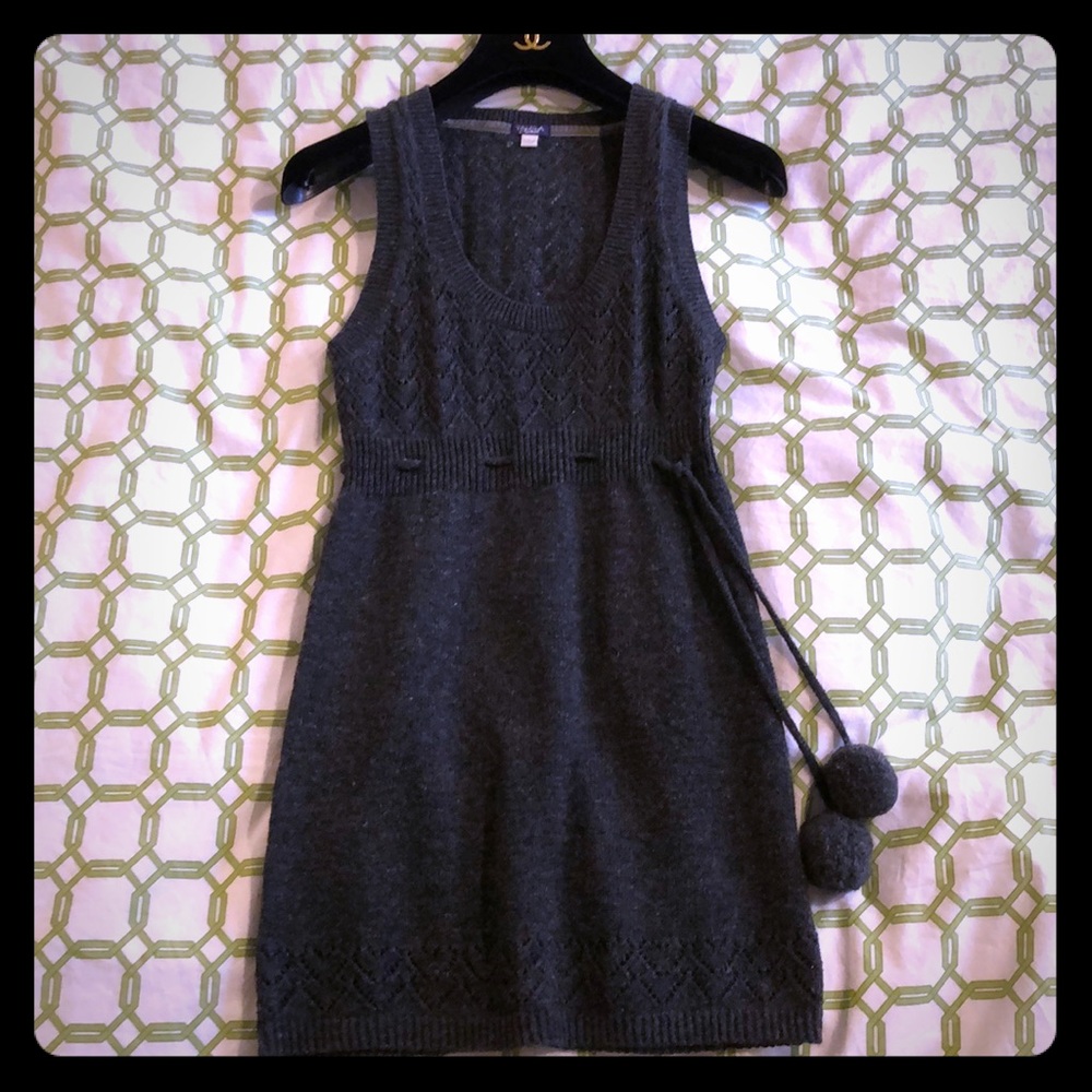 Aritzia Talula Sleeveless Sweater Vest Tunic Top PomPom xxs Gray